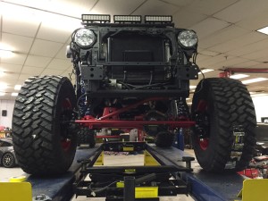 Blackhawk Jeep with the Dyantrac axles and King shocks installed